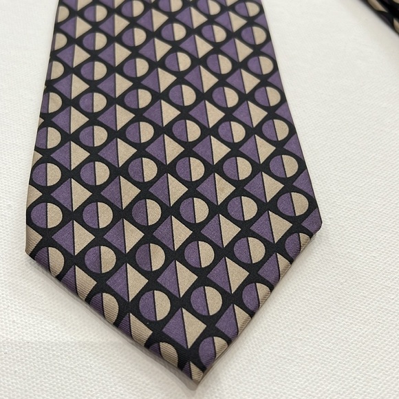 Aquascutum of London Men's 100% Silk Classic Tie - Picture 2 of 8
